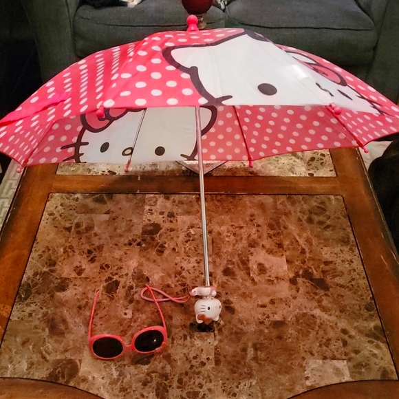 Hello Kitty Umbrella and Sunnies 🕶 - Picture 10 of 15